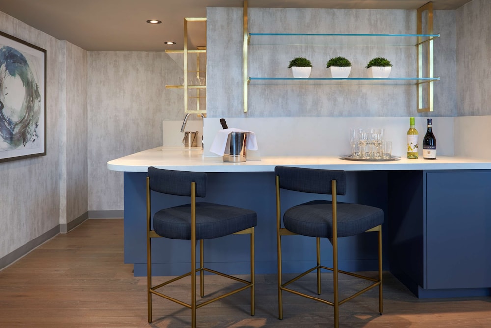 Mississauga One Bedroom Suite