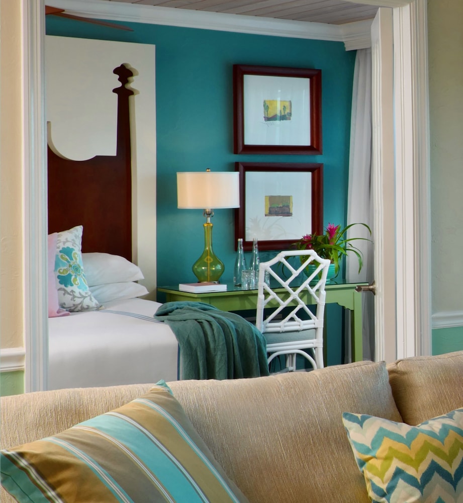 Suite, 1 Bedroom, Partial Harbor View