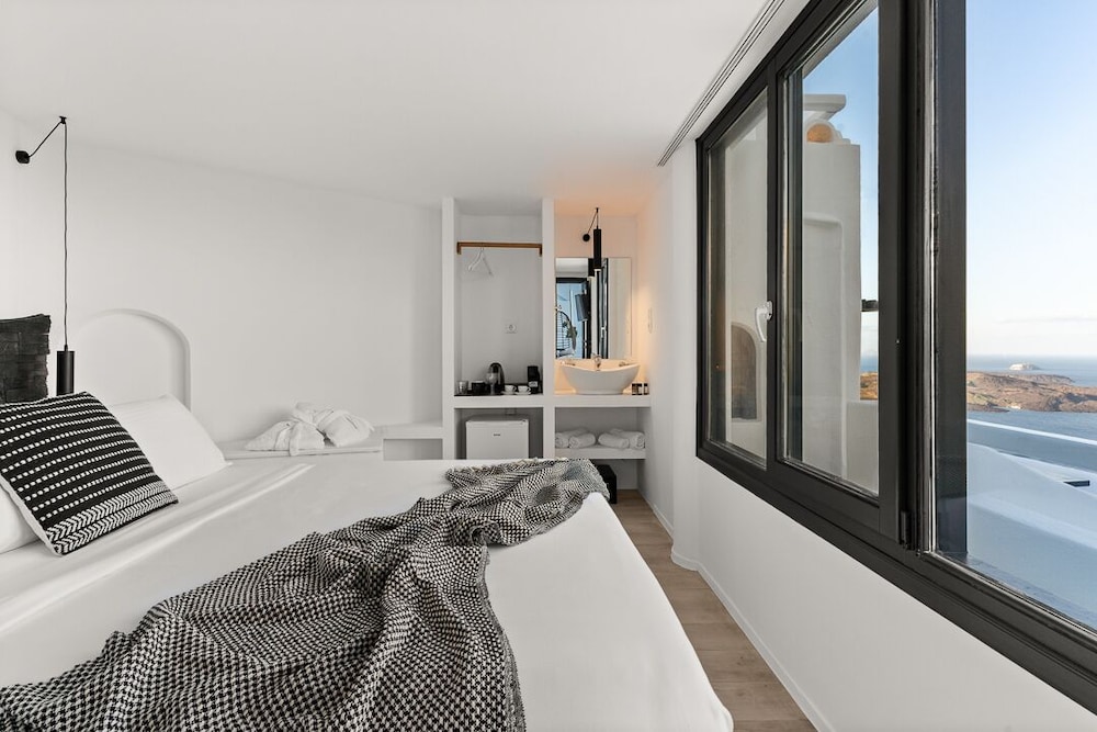 Studio with Outdoor Jetted Tub and Caldera View - Photo 6