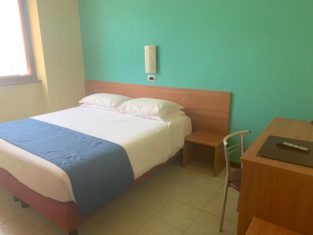 Double or Twin Room photo 3