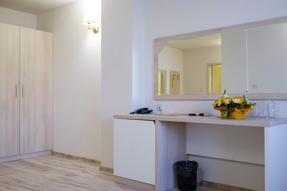 Superior Double or Twin Room - Photo 3