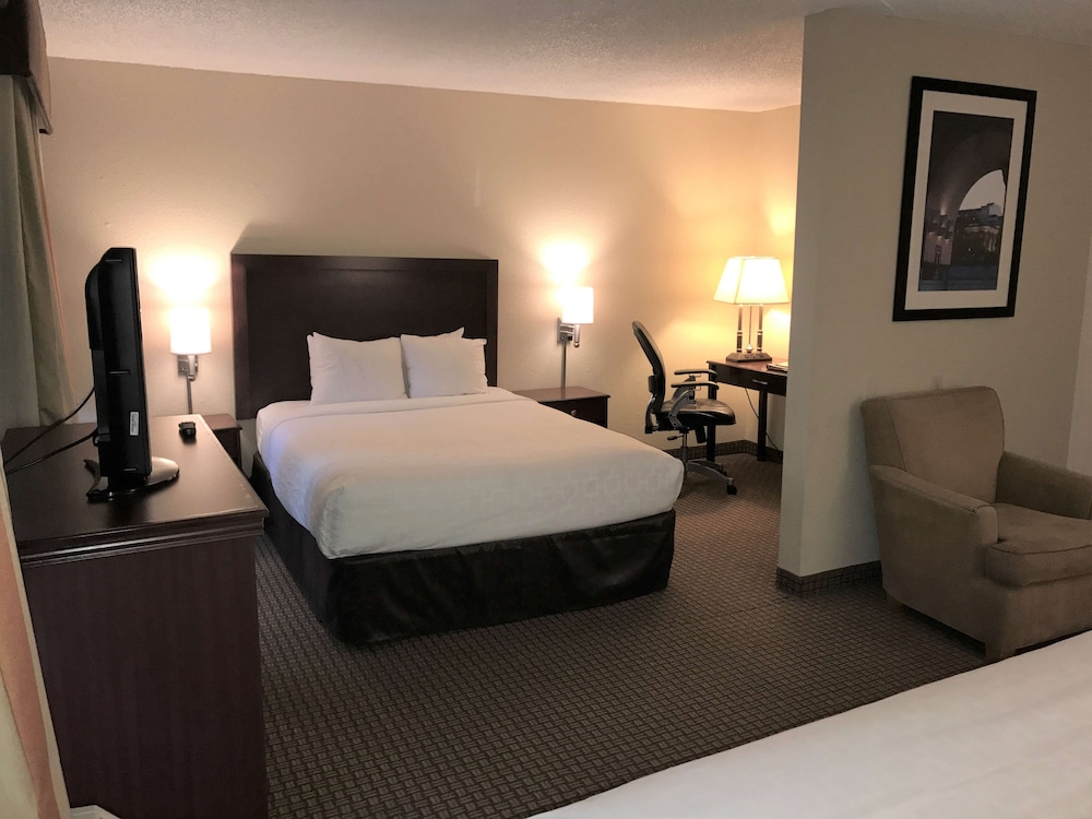 Standard Room, Multiple Beds, Non Smoking photo 1