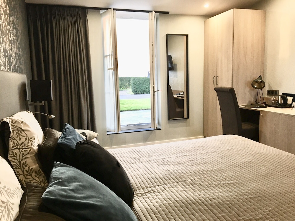 Comfort Double Room, 1 King Bed, Patio, Garden View
