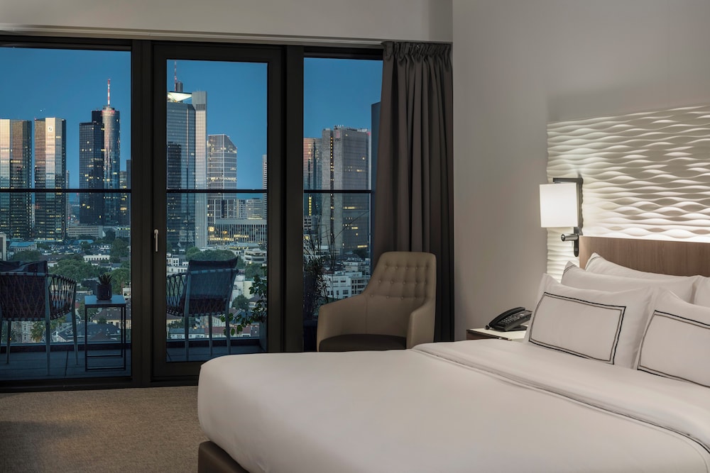The Level Premium Room with Skyline View