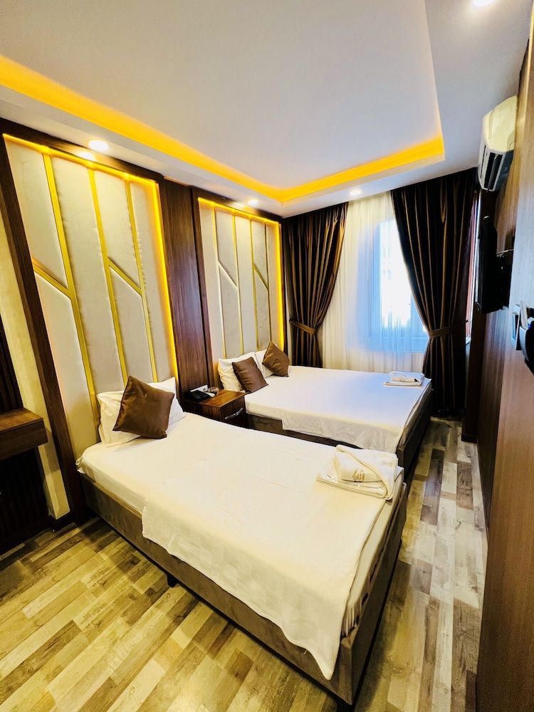 Standard Triple Room photo 3