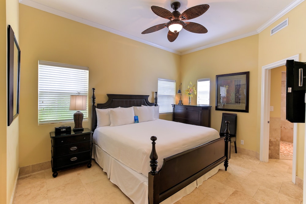 Suite, 1 Bedroom - Photo 2