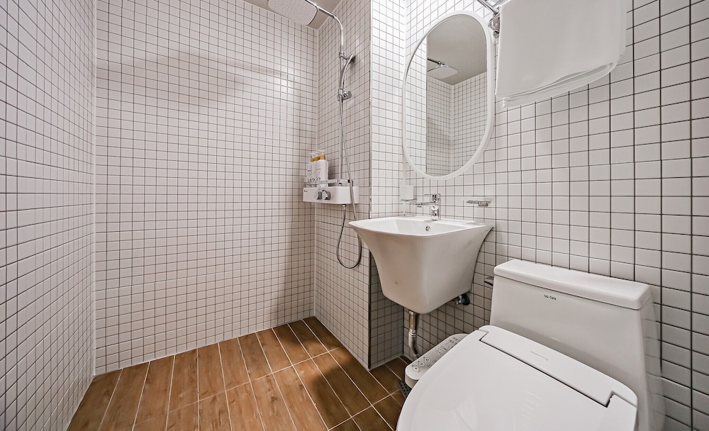 Deluxe Room - Photo 7