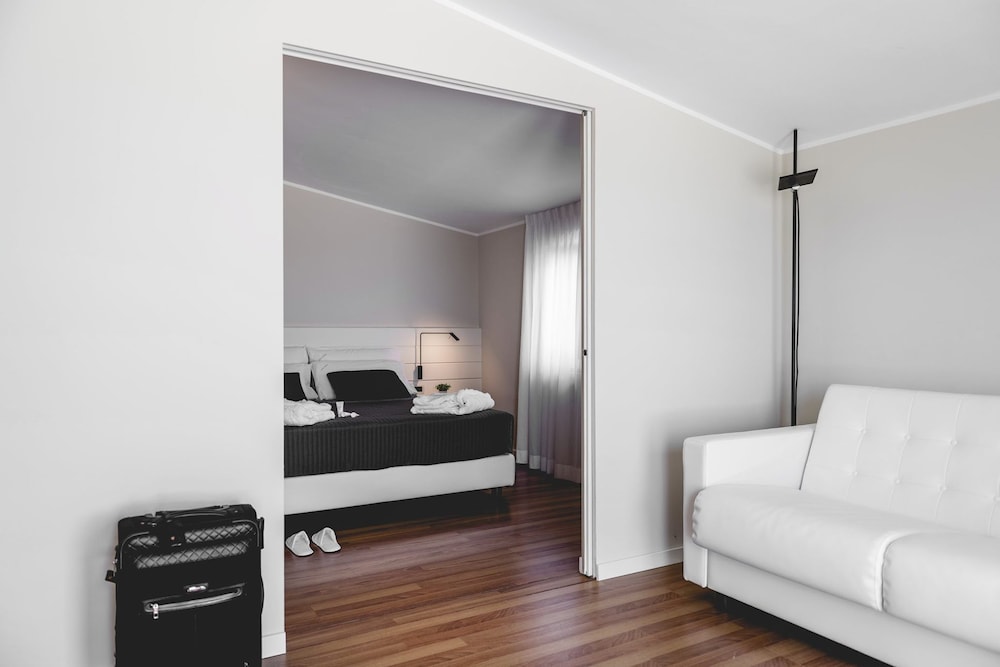 Deluxe Suite, Sea View (Free Beach Access)