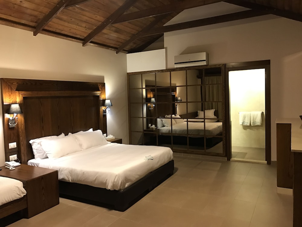 Honeymoon Bungalow, Sea View