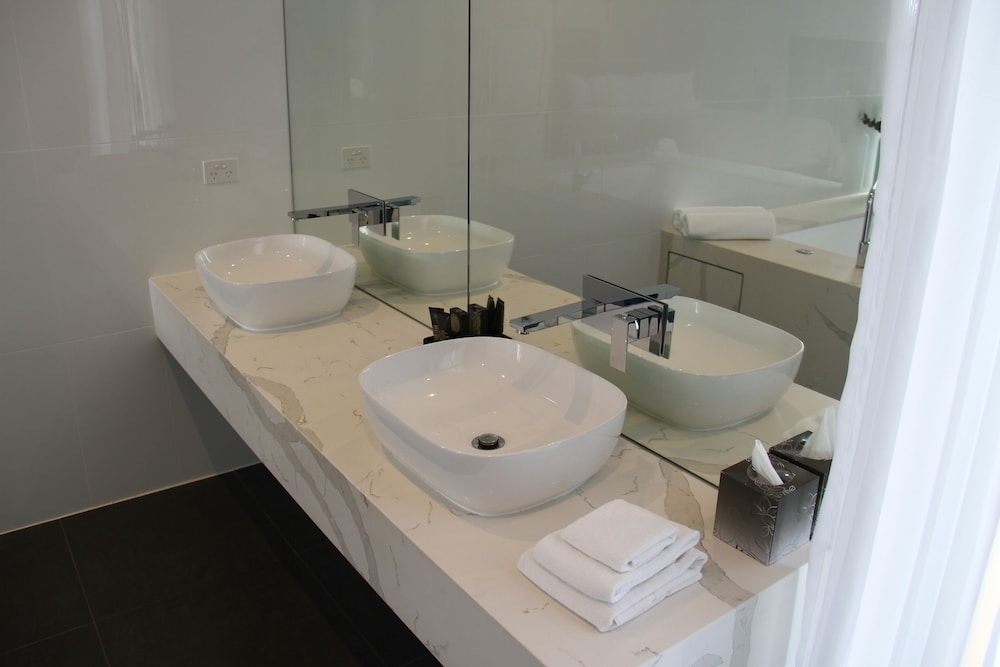 Wellness Suite - Photo 9