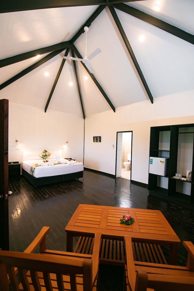 Deluxe Seaside Bure (children 2 Years Above)