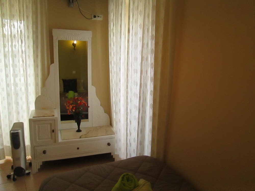 Double Room, Shared Bathroom photo 3
