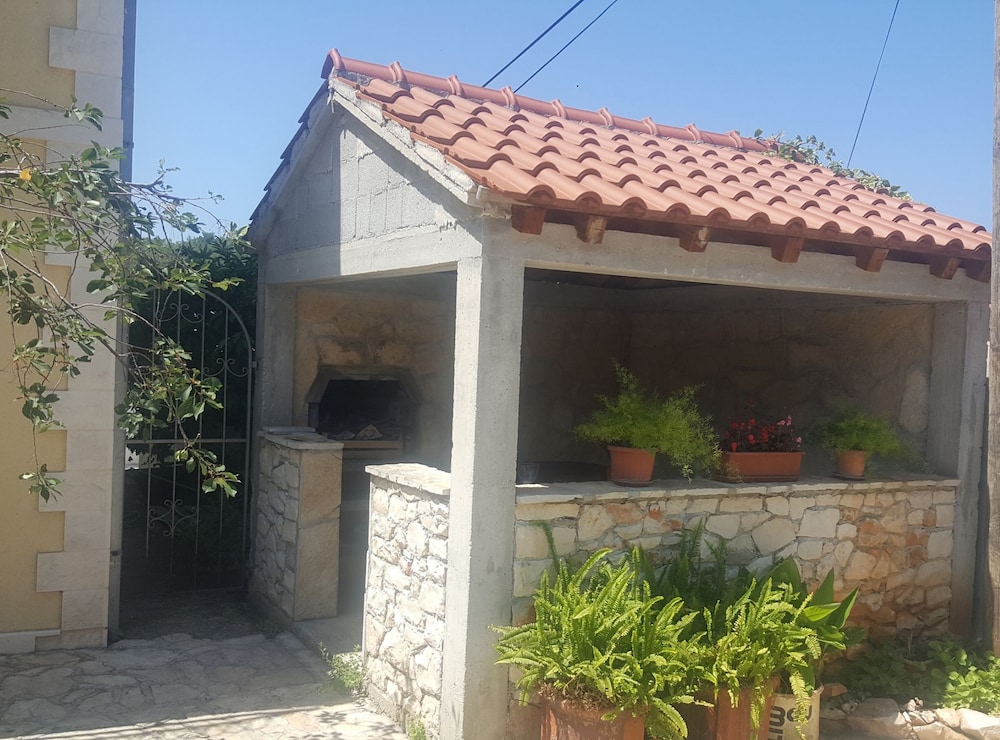 Apartment (Two Bedroom Apartment with Terrace no)