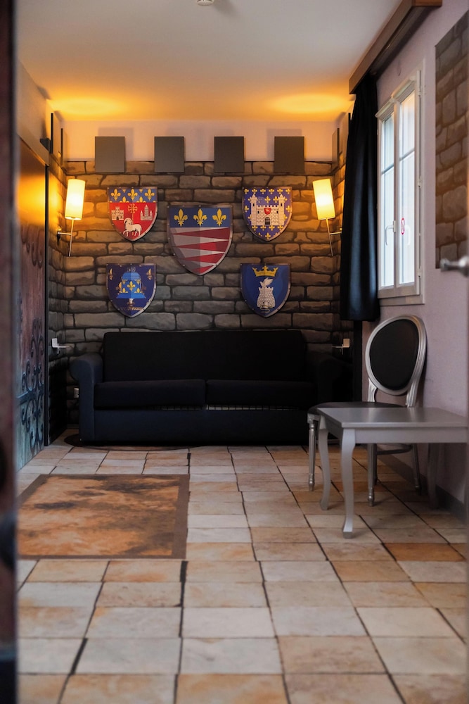 Knight Suite - Photo 2