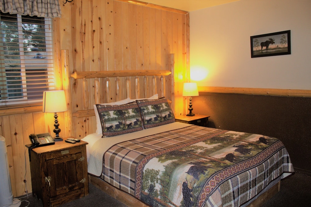 Standard Room, 1 Queen Bed, Fireplace photo 1