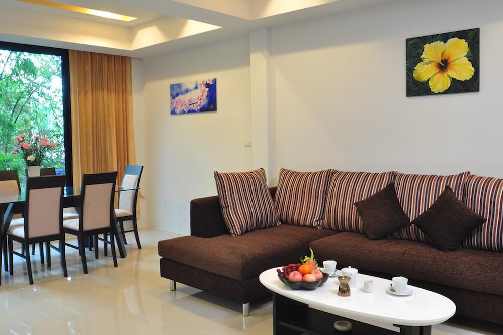Suite, 1 Double Bed - Photo 3