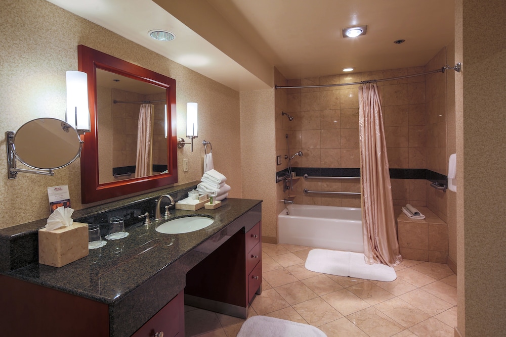 Room, 1 King Bed, Balcony (Cannery Row) - Photo 5