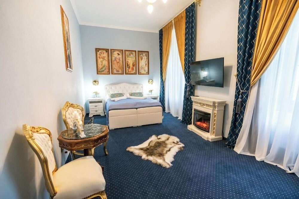 Deluxe Double Room, 1 Queen Bed with Sofa bed, Park View photo 3