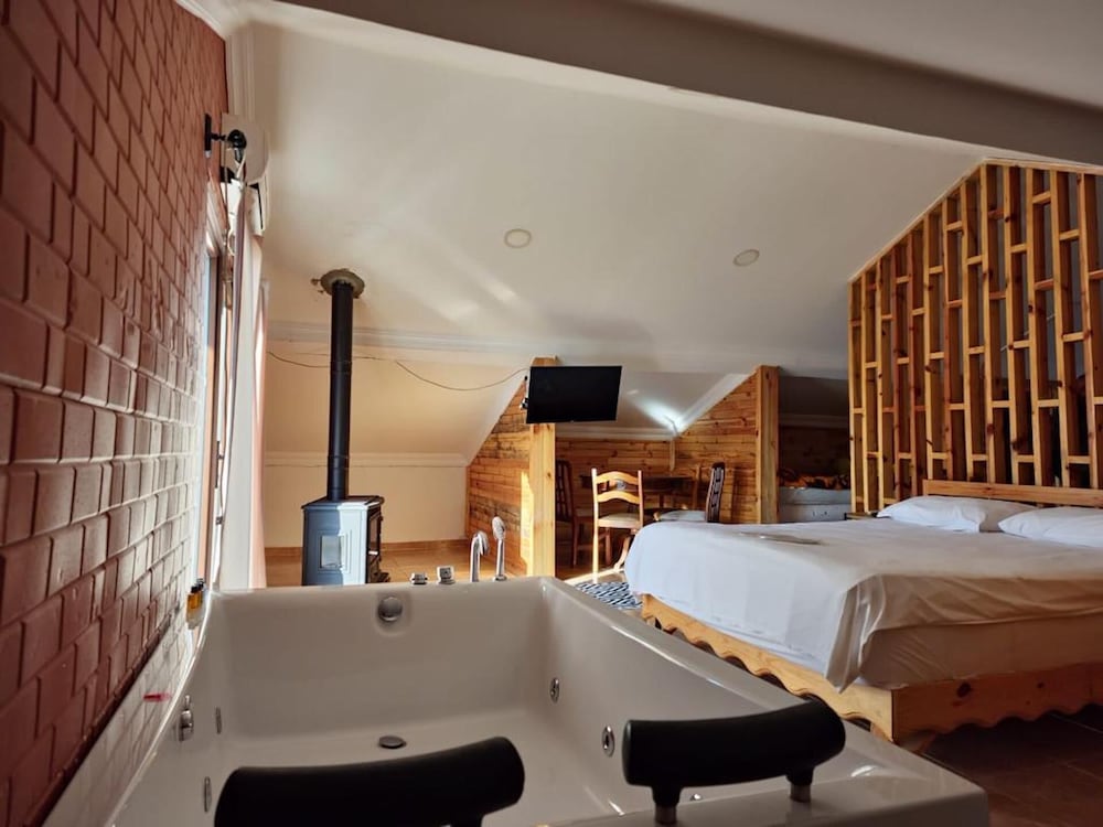 Standard Room, 1 Bedroom, Bathtub, Annex Building photo 1
