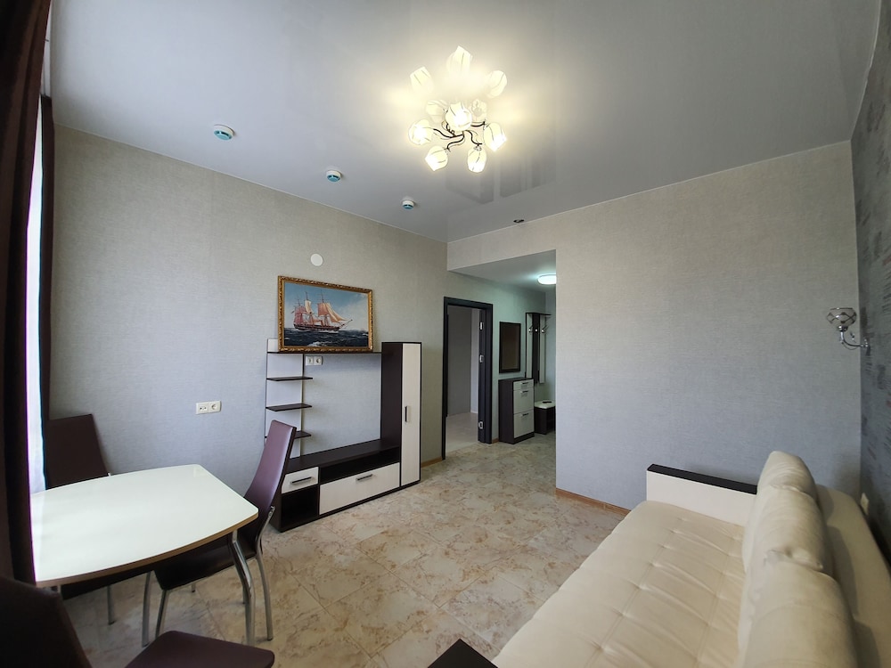 Deluxe Room (Queen with Two Queen Beds) photo 3