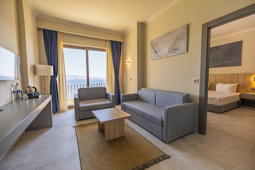 Superior Suite, Balcony photo 3