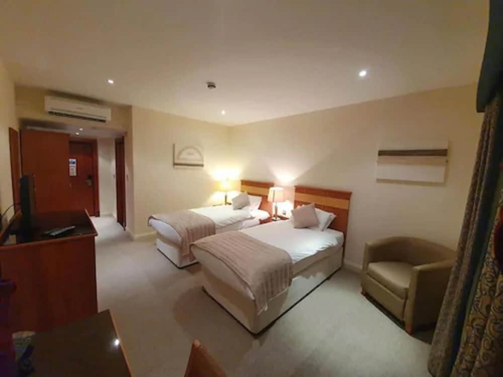 Standard Twin Room photo 2