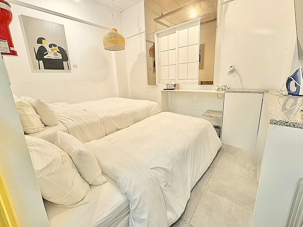 Signature Triple Room - Photo 2