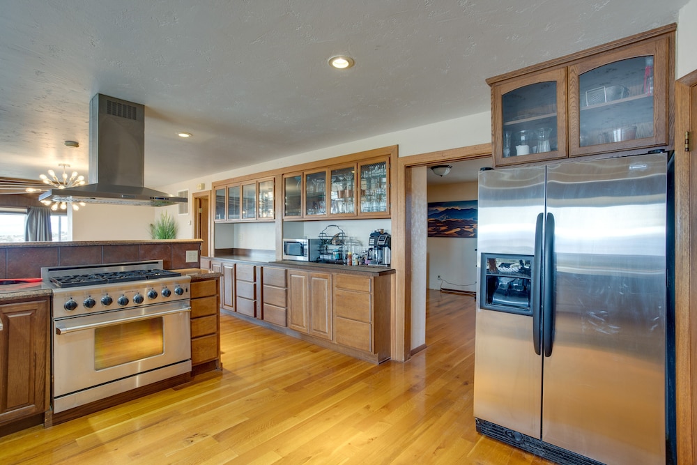House (4 Bedrooms) photo 2