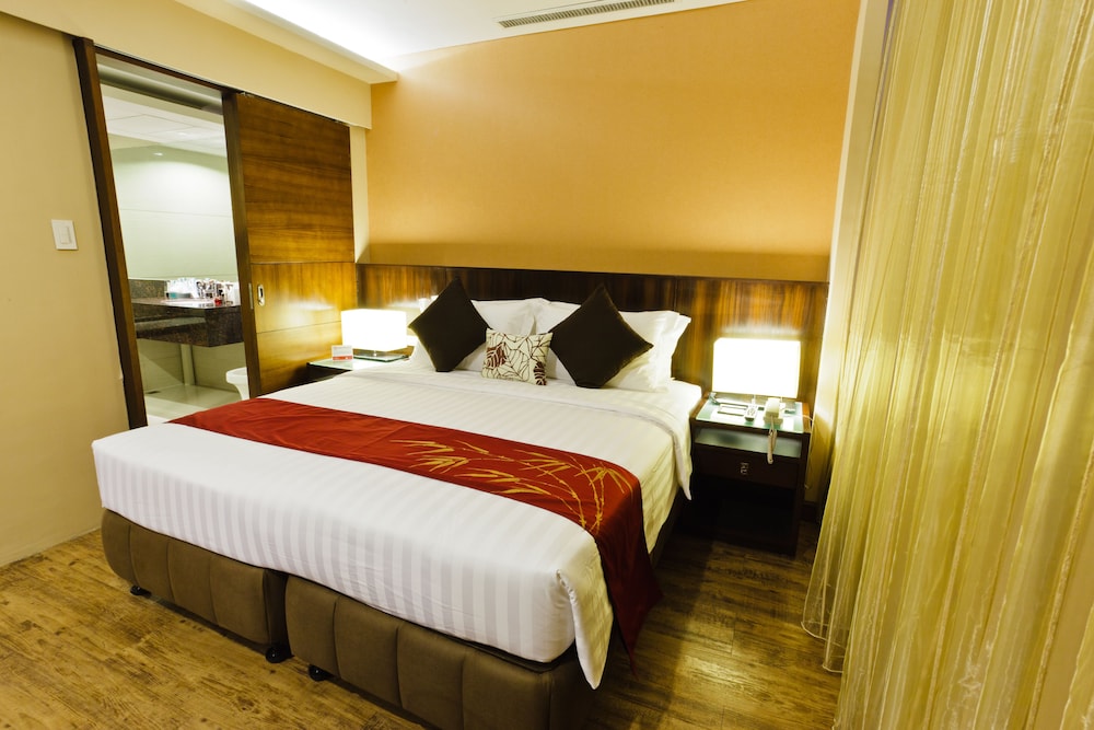 Ramada Suite - Photo 12