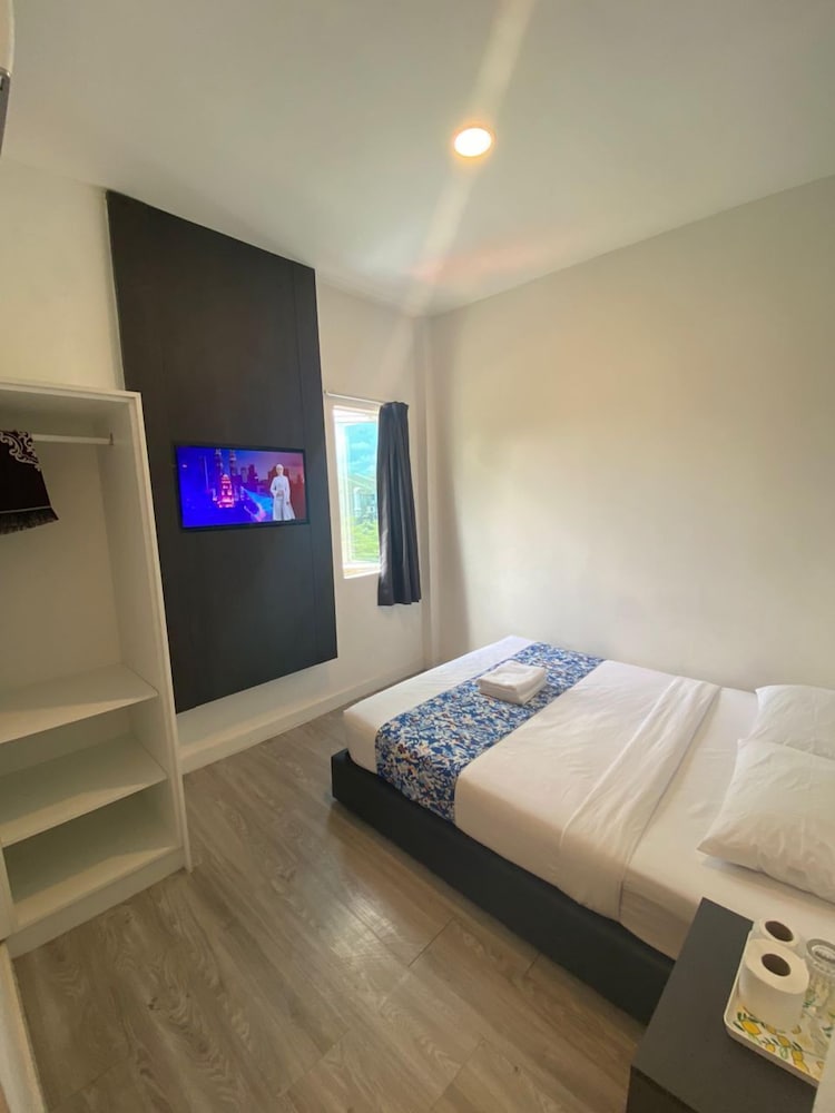Deluxe Room - Photo 1