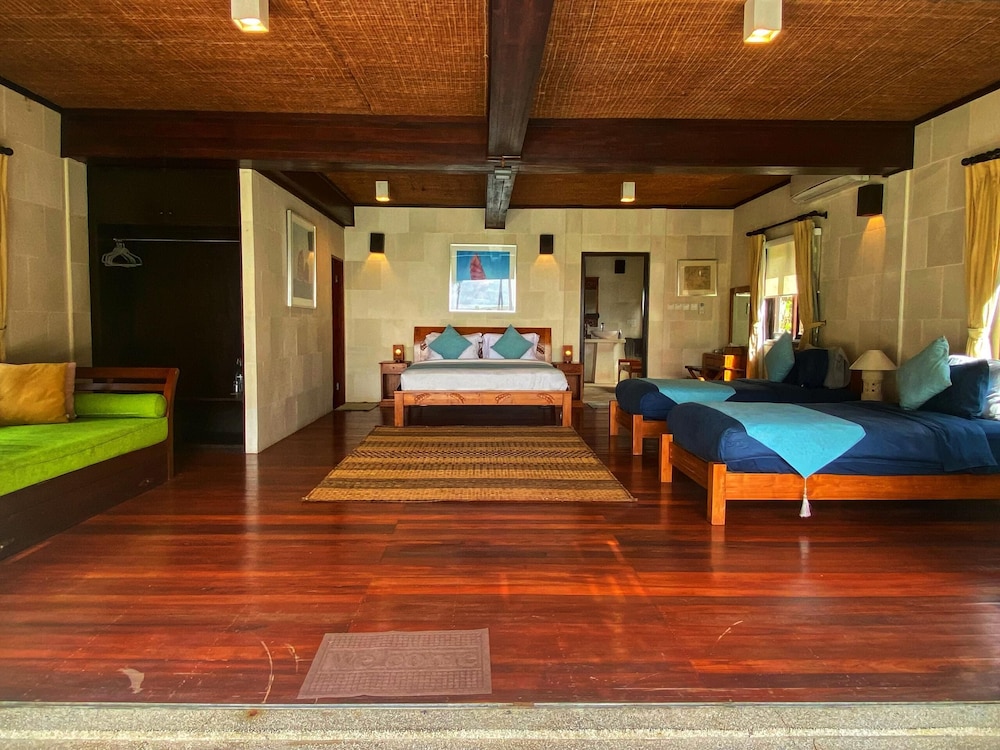 Frangipani Luxury Villa-Family Suite photo 3