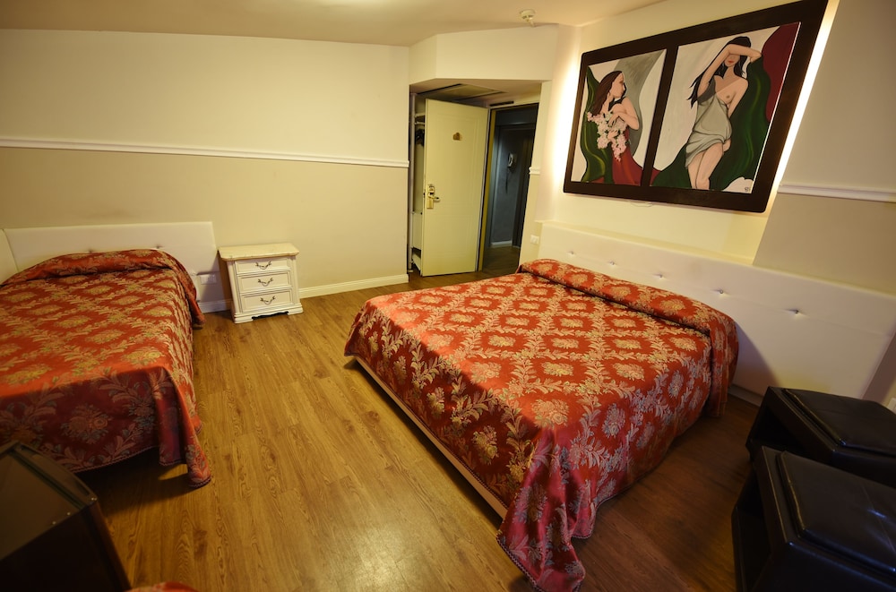 Quadruple Room photo 2