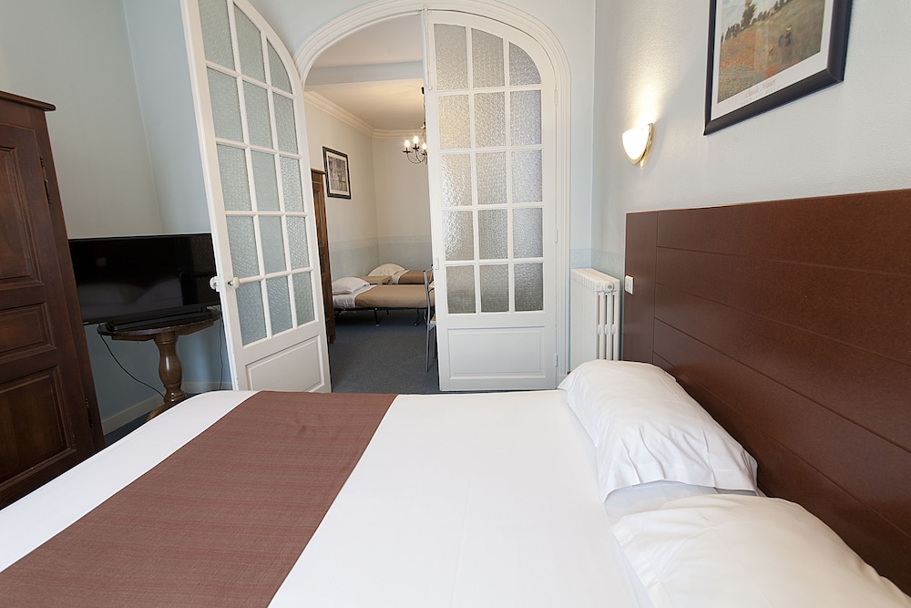 Family Quadruple Room - Photo 1