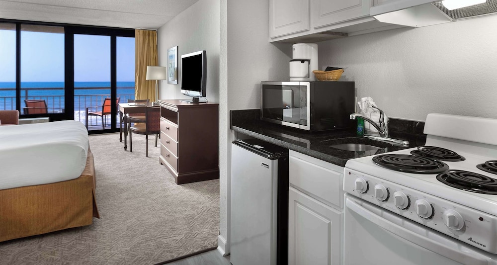 Suite, Multiple Beds, Balcony, Oceanfront (with Sofabed) photo 1