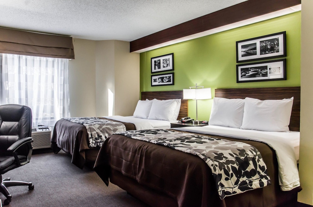 Standard Room, 2 Queen Beds, Non Smoking - Photo 7