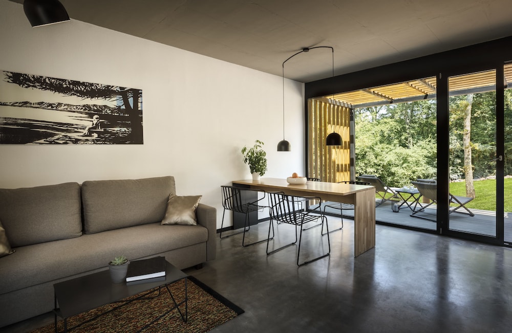 Villa (Pinus) photo 1