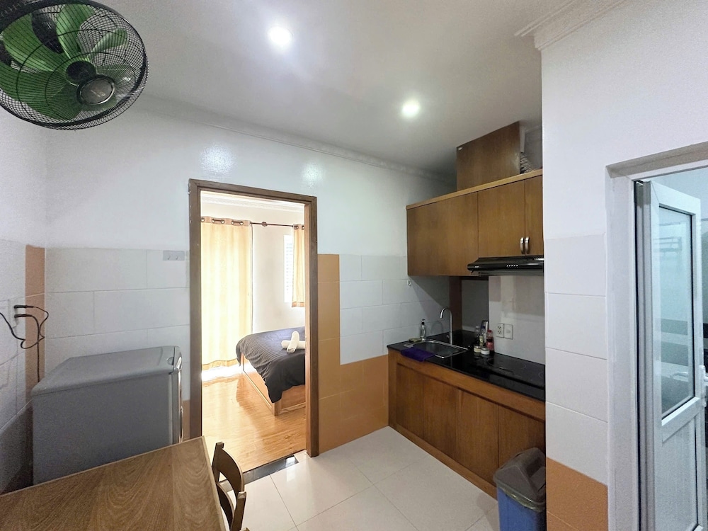 Room, 1 Queen Bed, Balcony photo 3