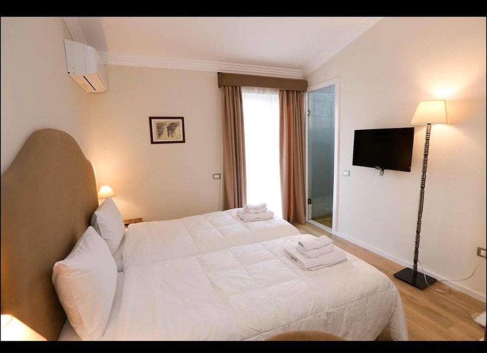 Standard Twin Room photo 2
