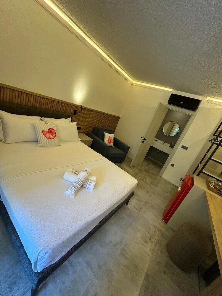 Deluxe Room - Photo 39