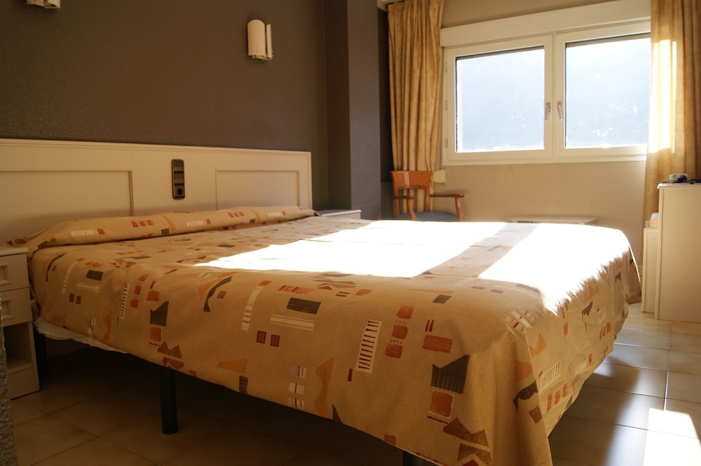 Superior Double Room, 1 King Bed, Private Bathroom, Mountain View photo 1
