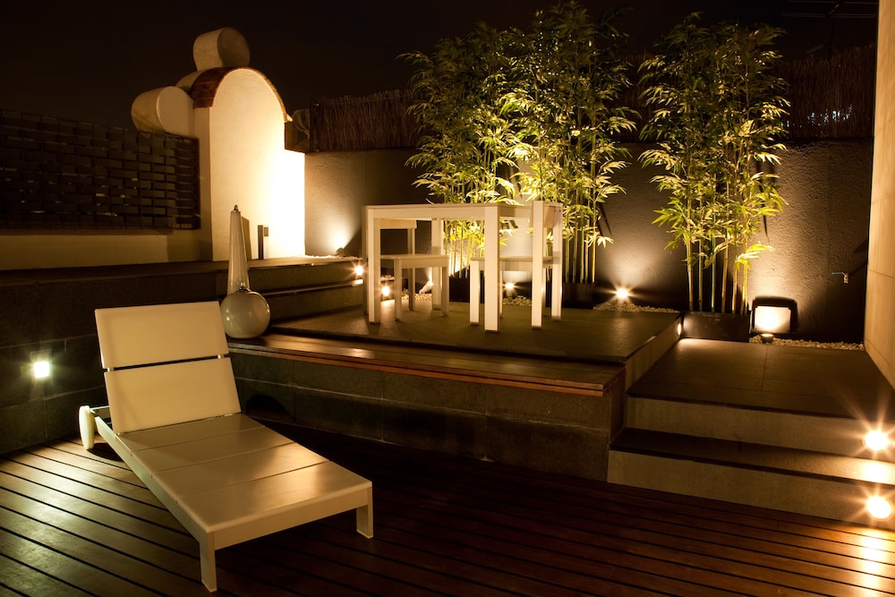 Suite, Terrace thumbnail 5