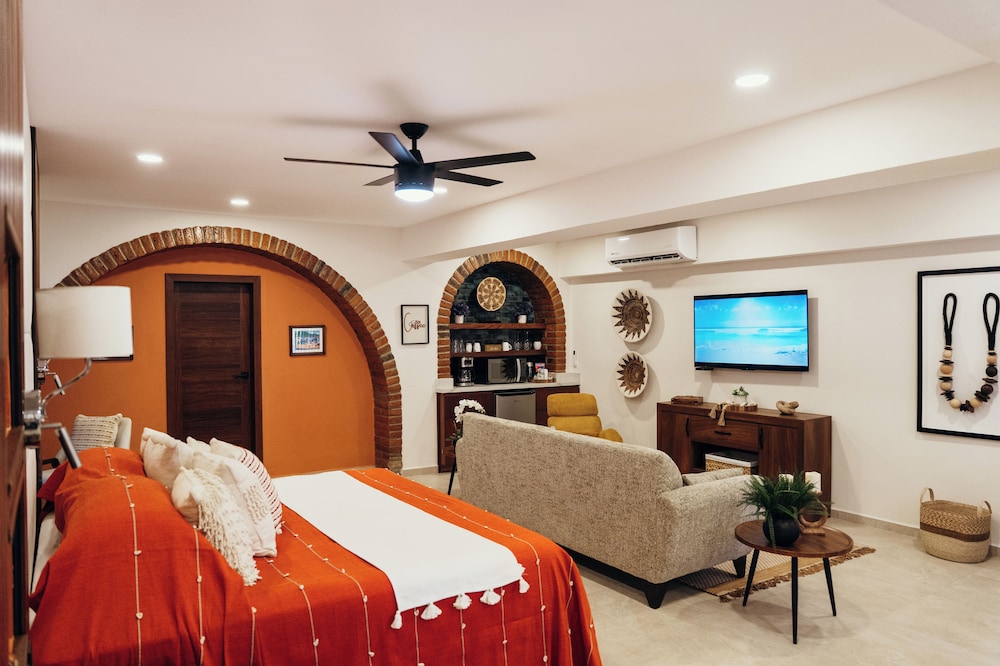 Deluxe Studio Suite