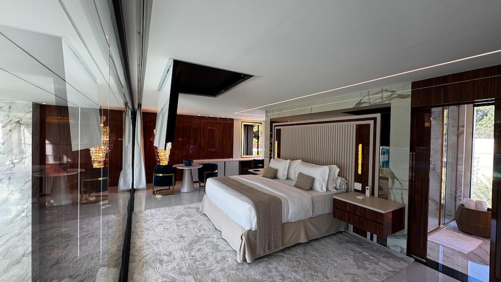 Luxury Penthouse, Private Pool photo 2