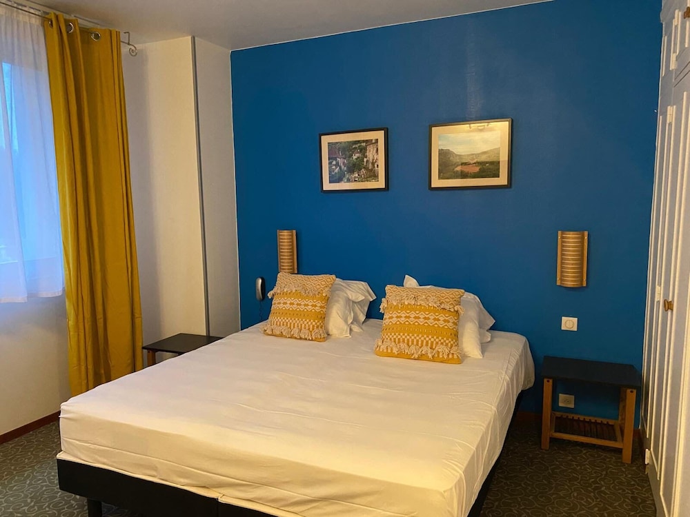 Standard Double Room photo 2