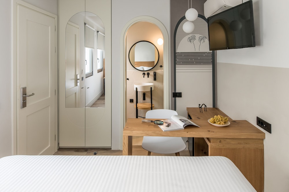 Standard Double Room photo 3