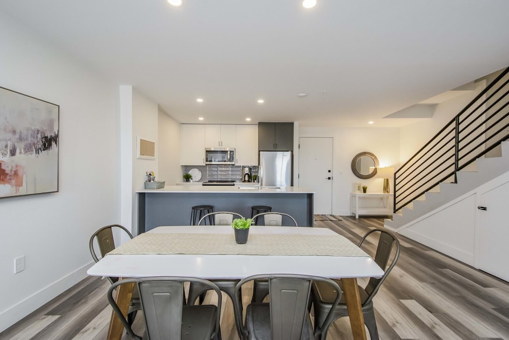 Luxurious 3 Bedroom Brand NEW Town House, 사진 18