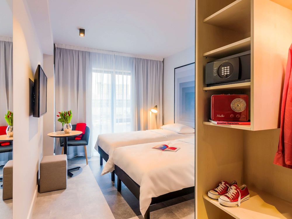 Standard Room, 2 Twin Beds - Photo 9