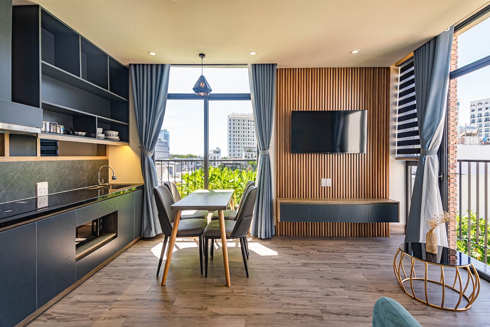 Two-Bedroom Apartment with Balcony - Photo 13