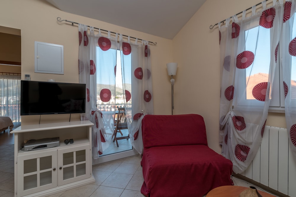Superior Apartment, City View - Photo 5