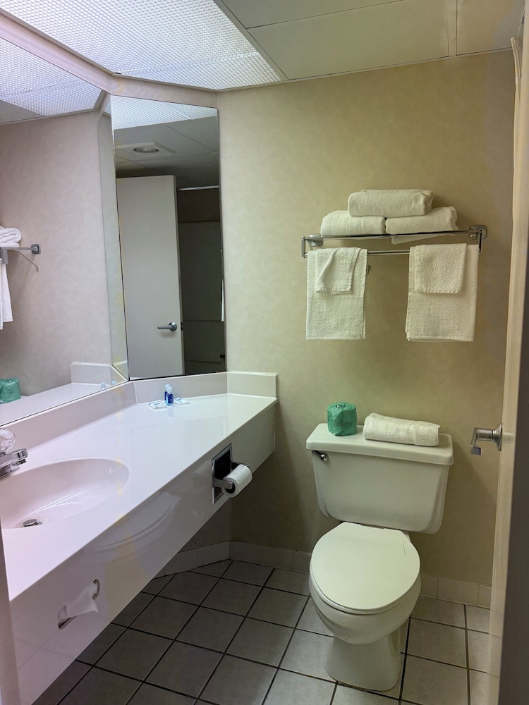 Room, 2 Queen Beds, Accessible, Non Smoking - Photo 5